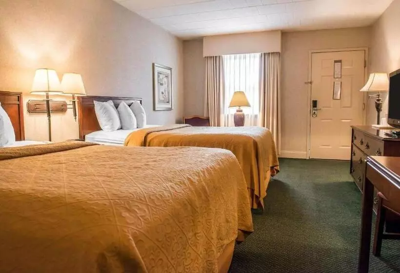 ２ダブルベッドのスタンダードルーム, Quality Inn Pittsburgh Airport