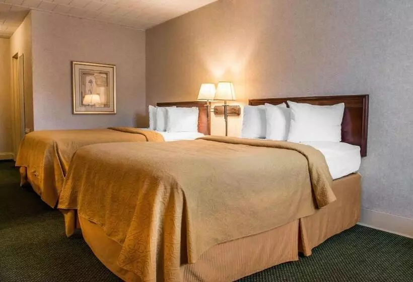 ２ダブルベッドのスタンダードルーム, Quality Inn Pittsburgh Airport