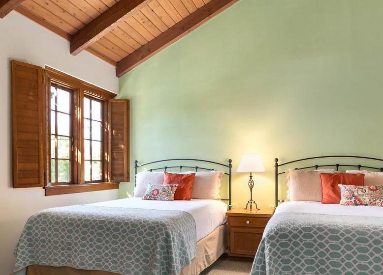 غرفة قياسية, The La Conner Inn