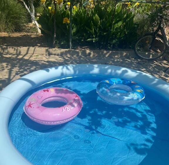 اتاق اکونومی, Guesthouse Tea