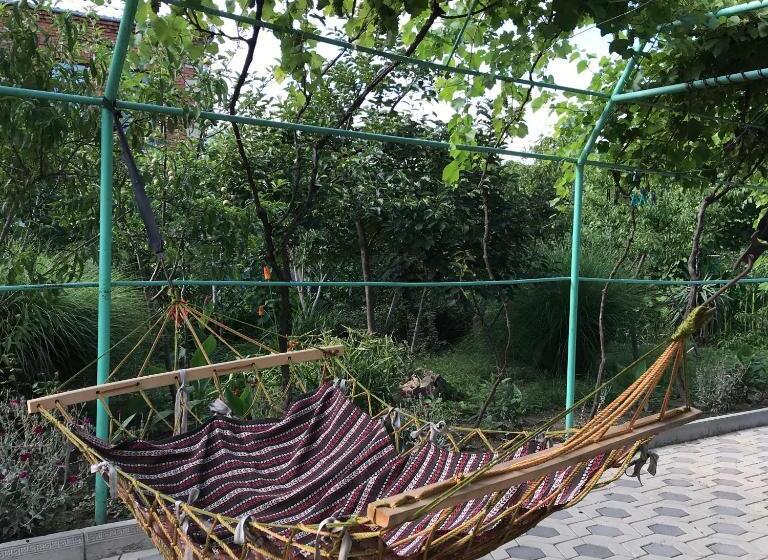 اتاق خانوادگی, Guesthouse Tea