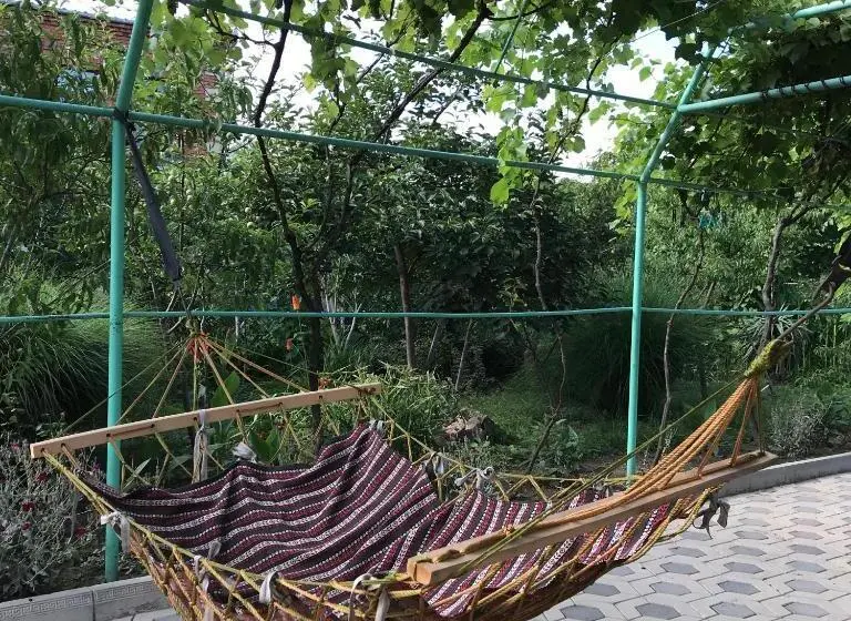 اتاق خانوادگی, Guesthouse Tea