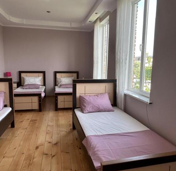 اتاق خانوادگی, Guesthouse Tea