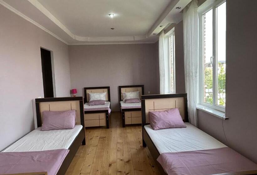 اتاق خانوادگی, Guesthouse Tea