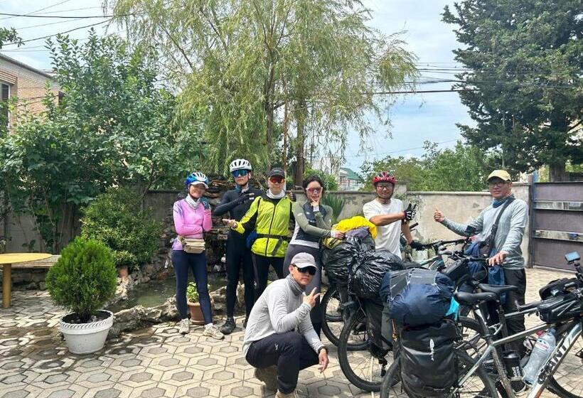 استودیوی استاندارد, Guesthouse Tea