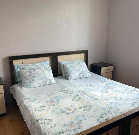 استودیوی استاندارد, Guesthouse Tea