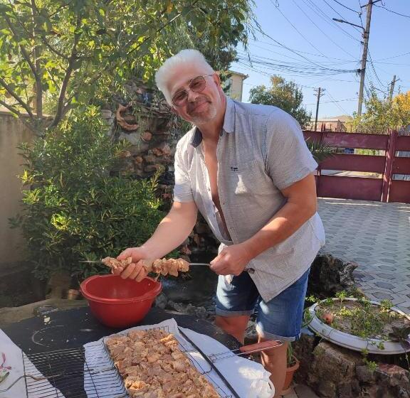 اتاق لوکس, Guesthouse Tea