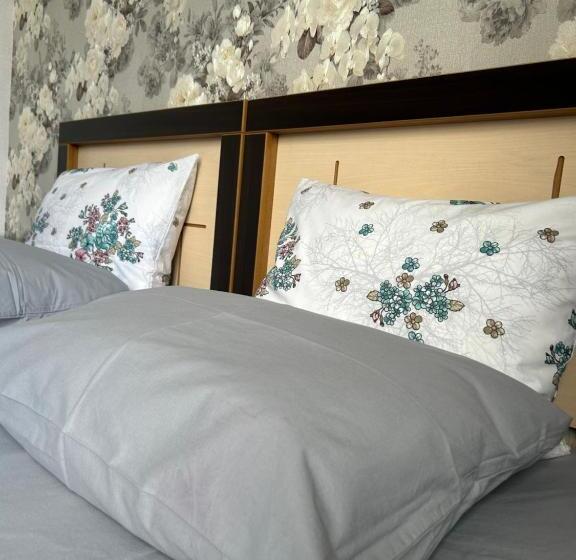 اتاق اکونومی, Guesthouse Tea