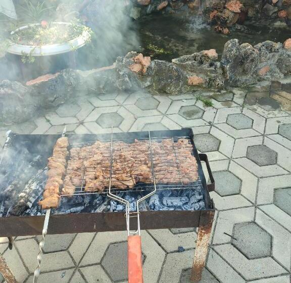 اتاق خانوادگی, Guesthouse Tea