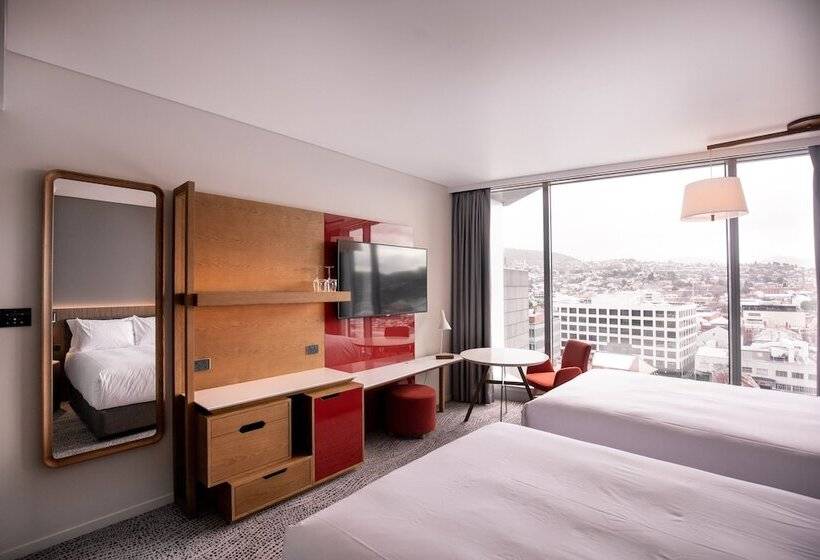 带2个双人床的标准工作室, Crowne Plaza Hobart, An Ihg