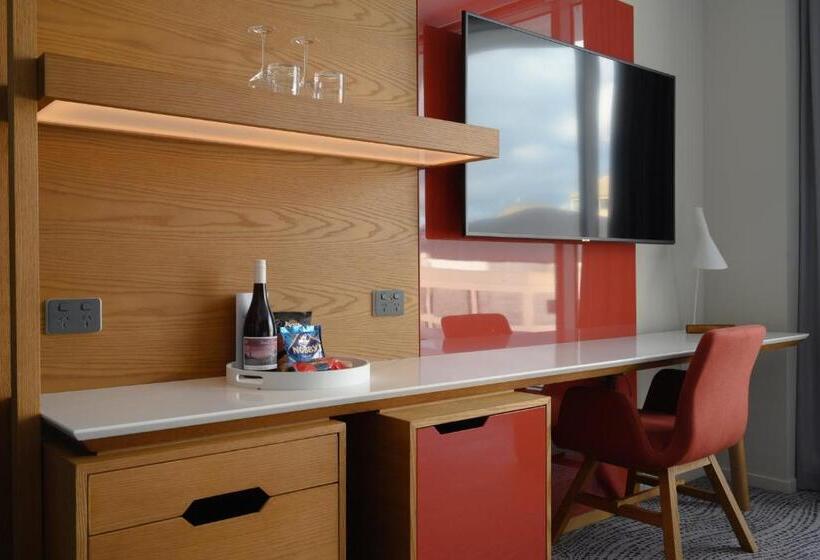 带2个双人床的标准工作室, Crowne Plaza Hobart, An Ihg
