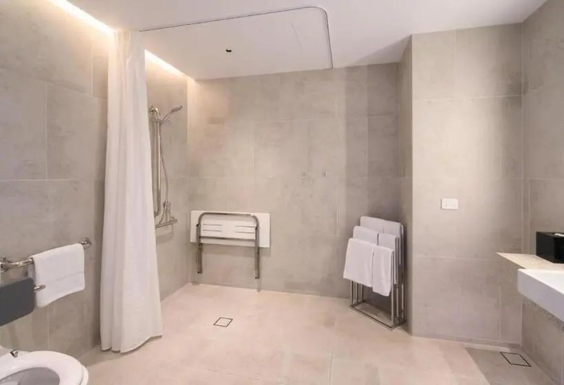 身障者適用スタンダードルーム, Crowne Plaza Hobart, An Ihg
