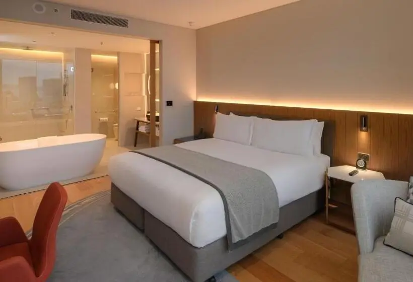 シティビュースイート, Crowne Plaza Hobart, An Ihg