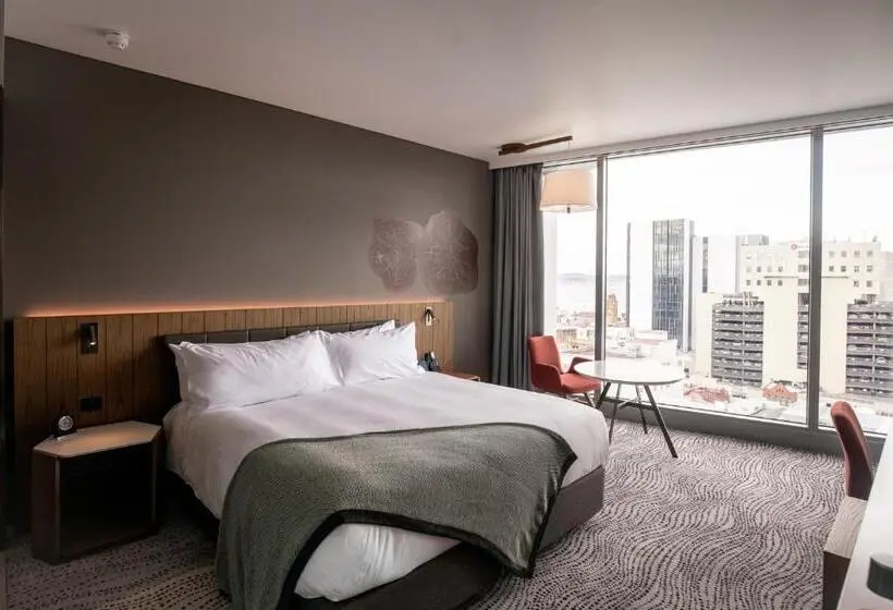 シティビュースイート, Crowne Plaza Hobart, An Ihg