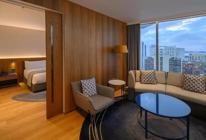 シティビュースイート, Crowne Plaza Hobart, An Ihg