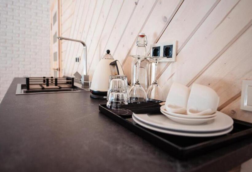 استودیوی لوکس, парк готель щастя