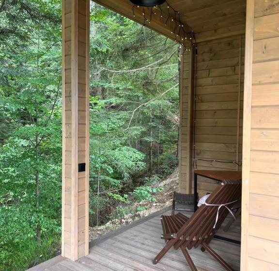 بانگلوی استاندارد, парк готель щастя