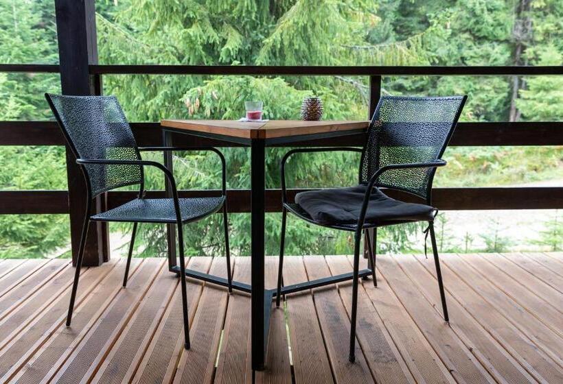 استودیوی لوکس, парк готель щастя