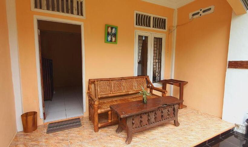 اتاق لوکس, Sumatra Cheeky Monkeys