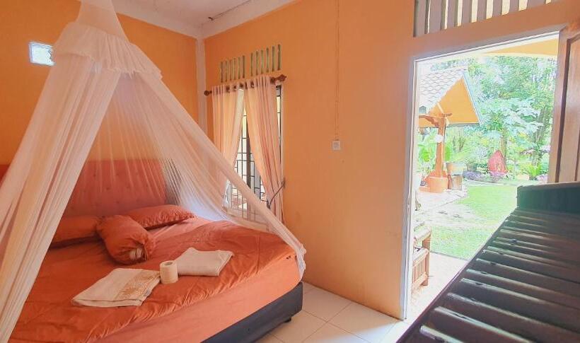 اتاق لوکس, Sumatra Cheeky Monkeys