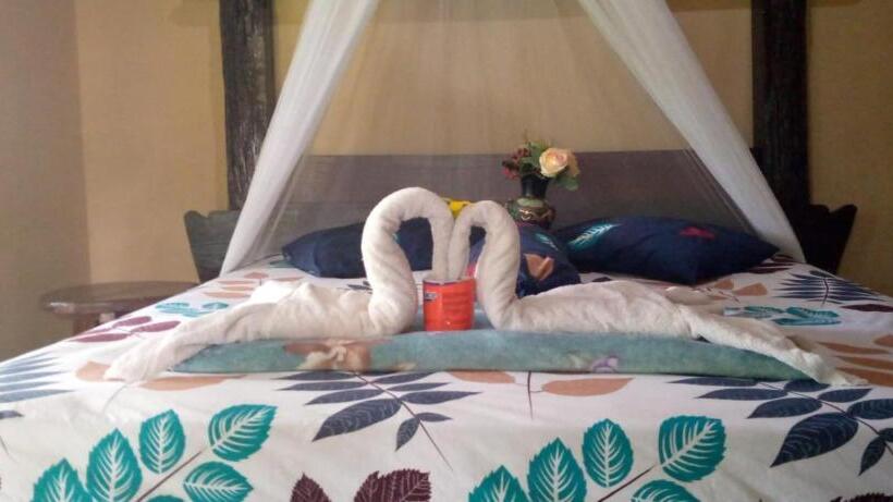 اتاق لوکس با تراس, Sumatra Cheeky Monkeys