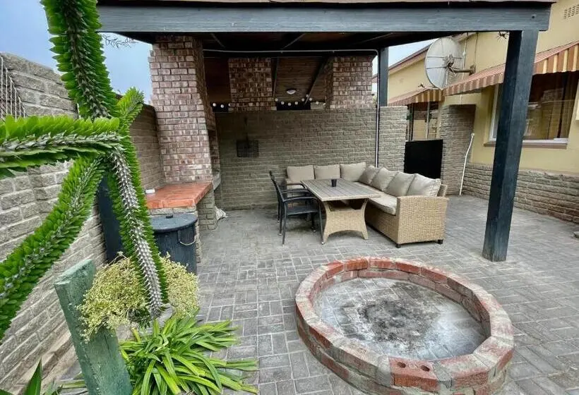 اتاق اجرایی سه نفره, Bushbabies Inn Self Catering Accommodation