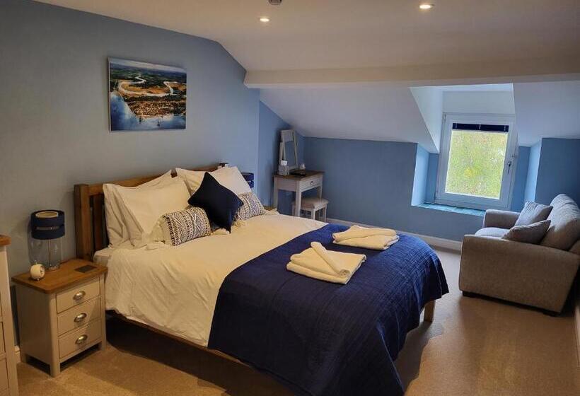 غرفة قياسية مطلّة علي حمام السباحة, St Andrews House B&b