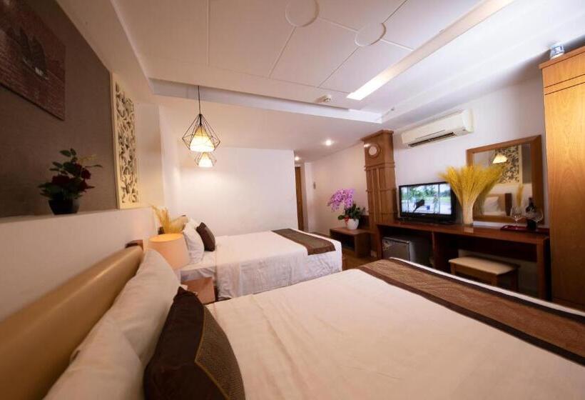 اتاق اجرایی سه نفره, Vilion Boutique Hotel Ben Thanh