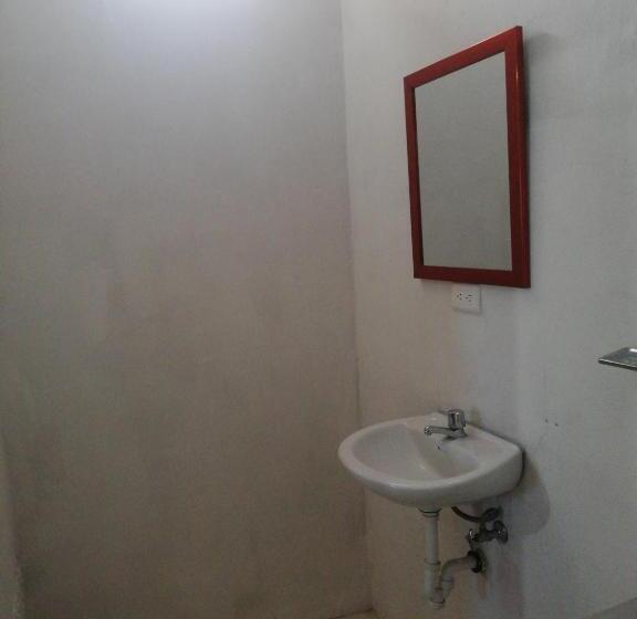 اتاق خانوادگی, Montano Camping & Hostel