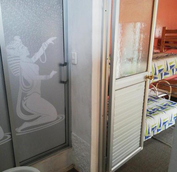 اتاق خانوادگی, Montano Camping & Hostel