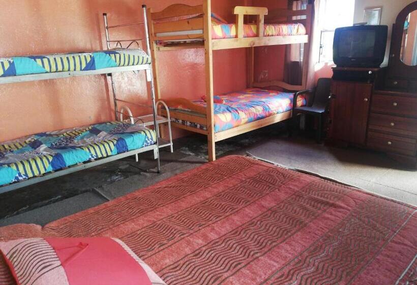 اتاق خانوادگی, Montano Camping & Hostel