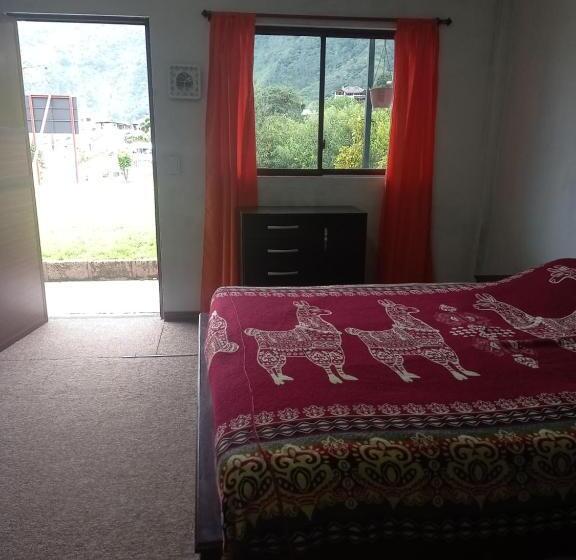 اتاق استاندارد با تخت بزرگ, Montano Camping & Hostel