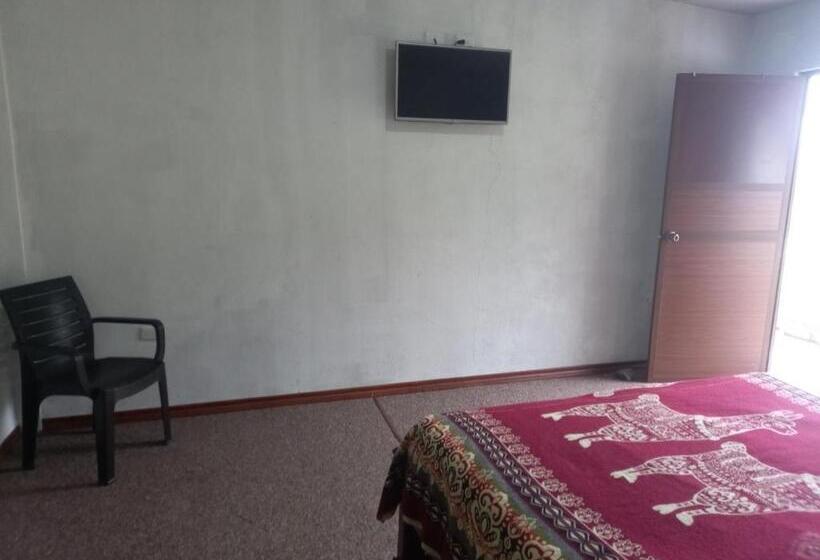 اتاق استاندارد با تخت بزرگ, Montano Camping & Hostel