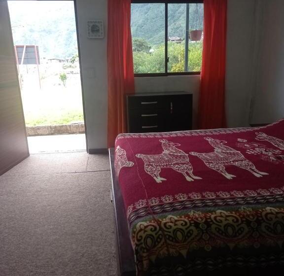 اتاق استاندارد با تخت بزرگ, Montano Camping & Hostel