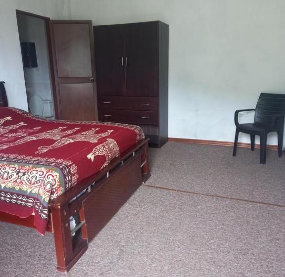 اتاق استاندارد با تخت بزرگ, Montano Camping & Hostel