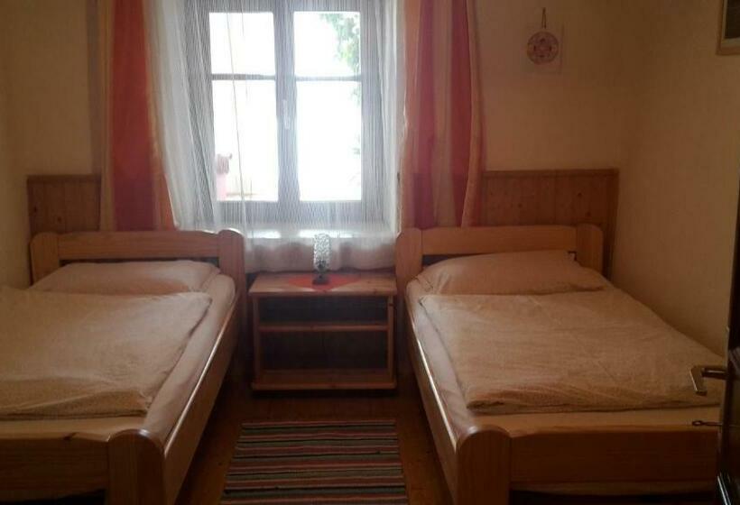 شقة غرفتين, Biohof Gölly