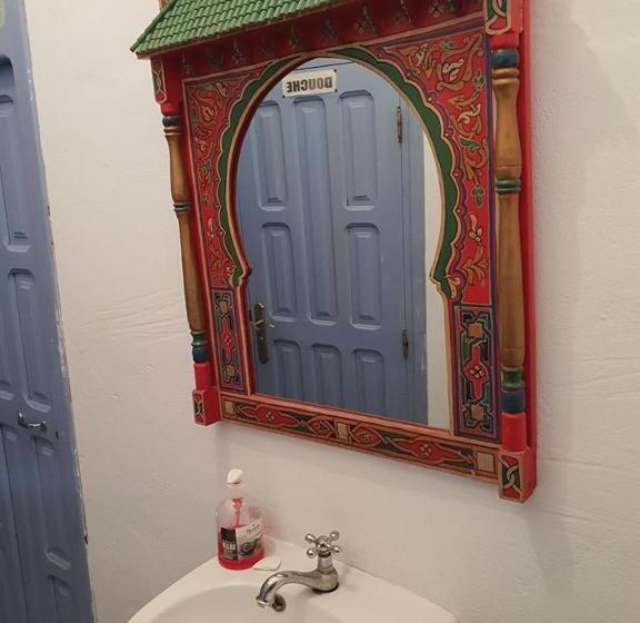 اتاق استاندارد سه نفره, Ouarzazate