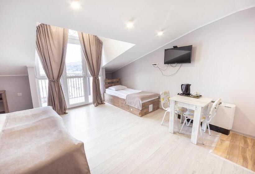 اتاق استاندارد سه نفره, Popock Tsaghkadzor