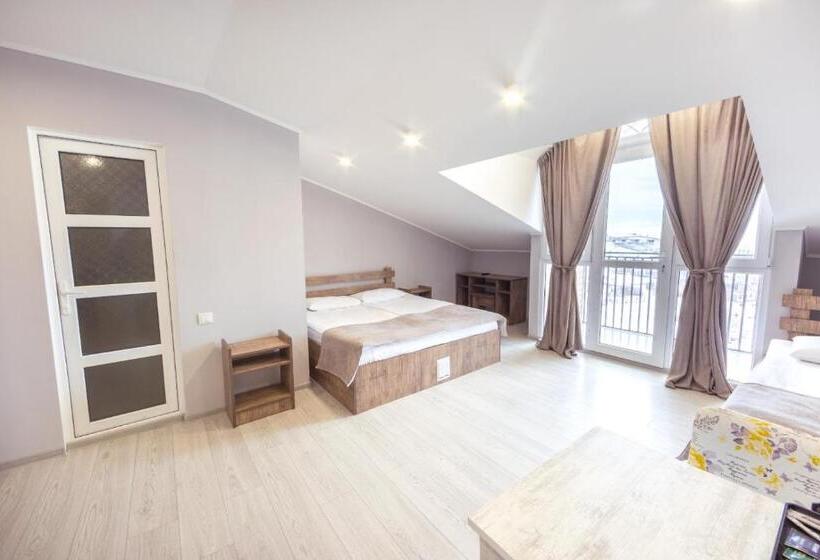 اتاق استاندارد سه نفره, Popock Tsaghkadzor