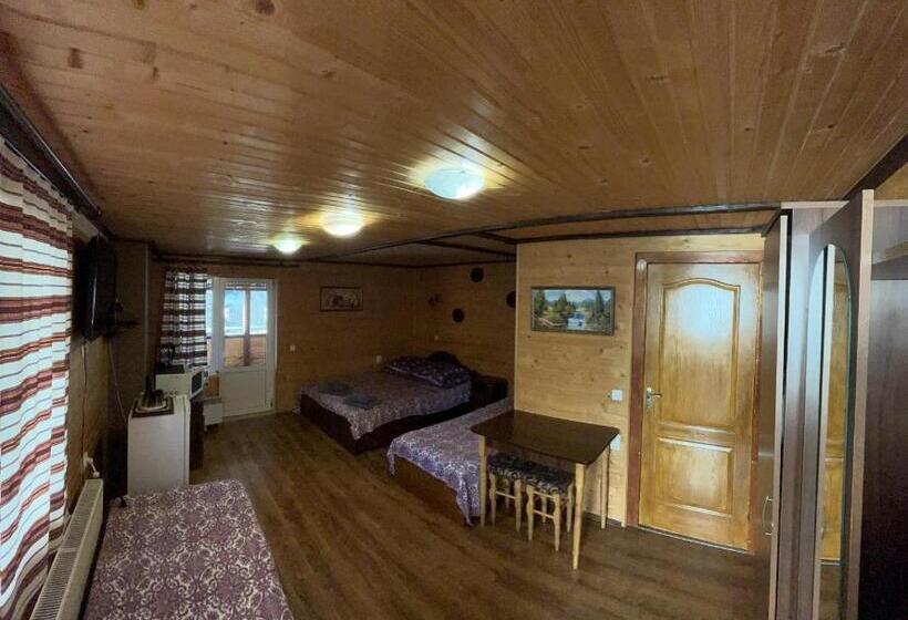 חדר משפחתי, Sadyba три серця чан баня яремче