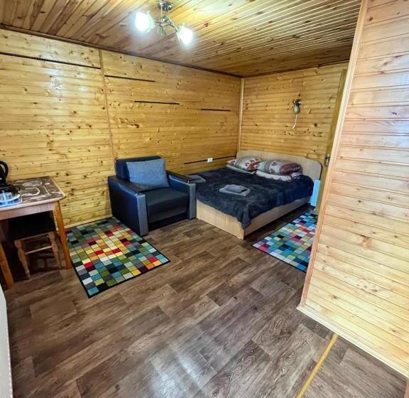 חדר סופריור לשלושה, Sadyba три серця чан баня яремче