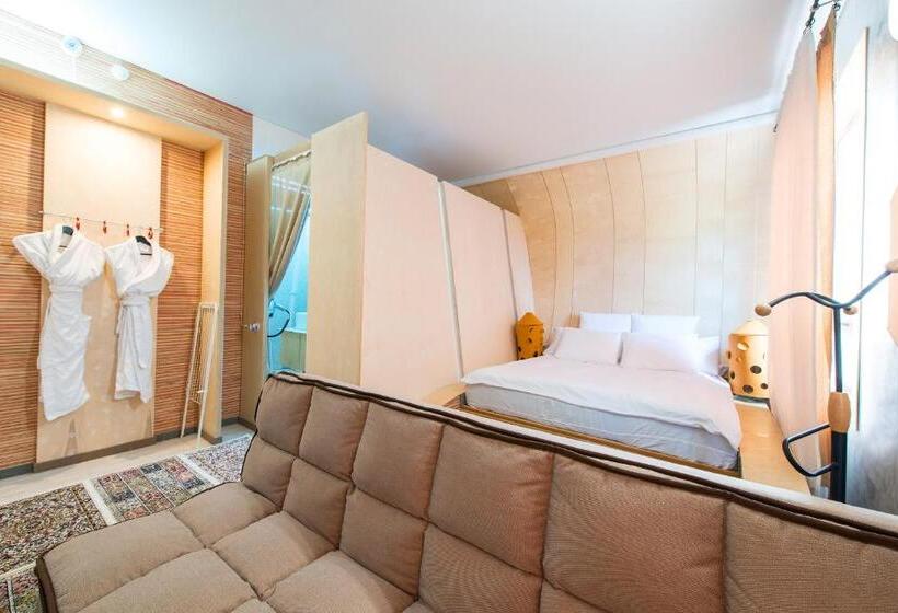 آپارتمان 1 خوابه, Inn Ozz