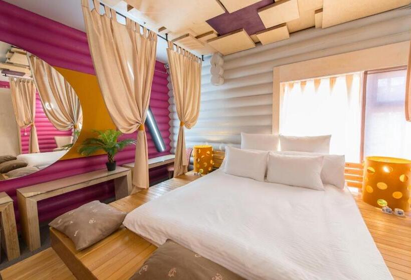 آپارتمان 1 خوابه, Inn Ozz