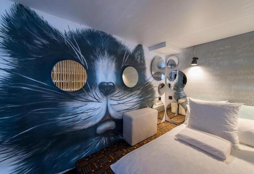 سوییت دوبلکس, Inn Ozz