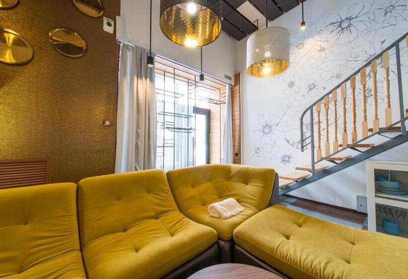 سوییت دوبلکس, Inn Ozz