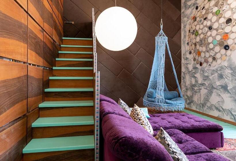 سوییت اجرایی, Inn Ozz