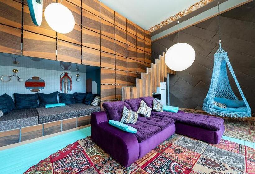 سوییت اجرایی, Inn Ozz