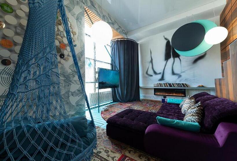 سوییت اجرایی, Inn Ozz