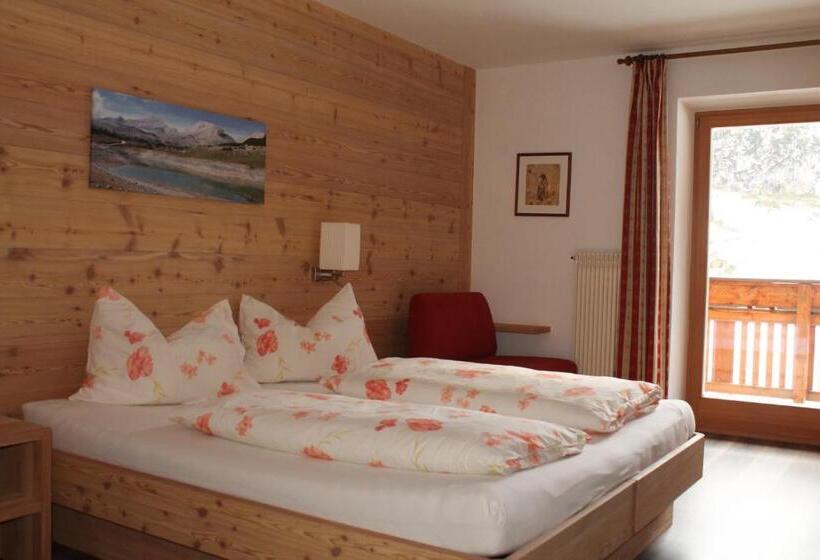 Habitació Estàndard, Pederü