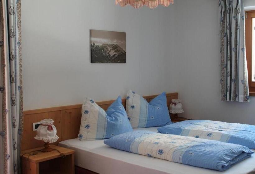 Habitació Estàndard, Pederü